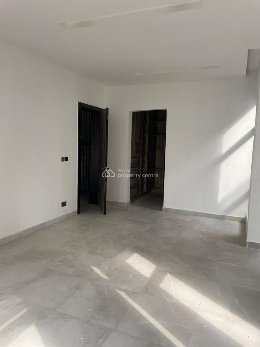 4-bedroom Semi-detached Duplex with Bq, Victoria Island (vi), Lagos, Flat / Apartment for Sale