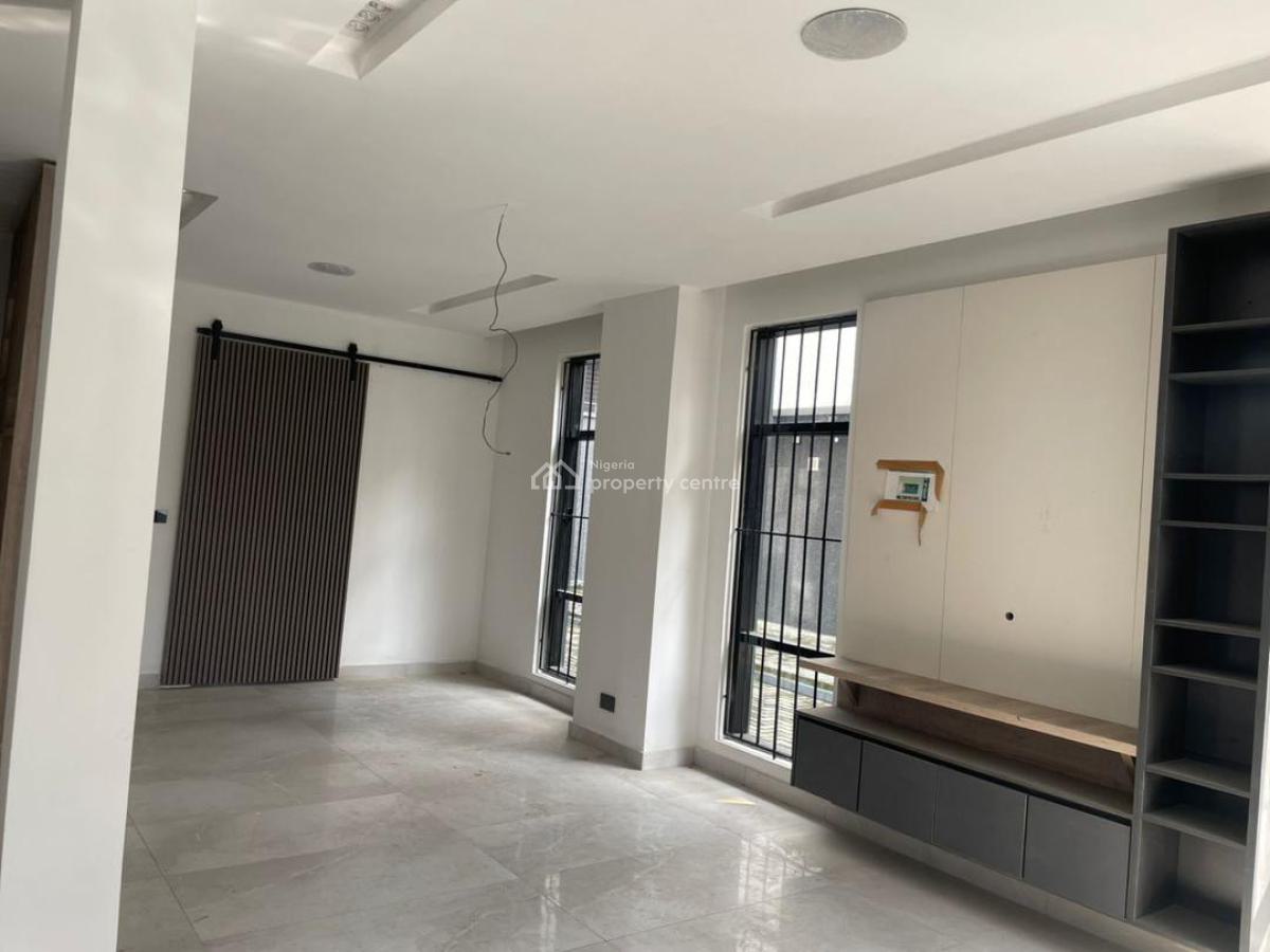 4-bedroom Semi-detached Duplex with Bq, Victoria Island (vi), Lagos, Flat / Apartment for Sale