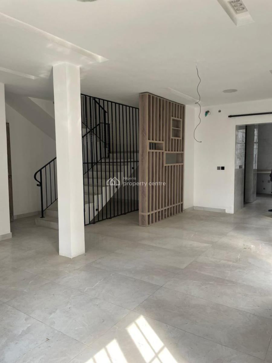 4-bedroom Semi-detached Duplex with Bq, Victoria Island (vi), Lagos, Flat / Apartment for Sale