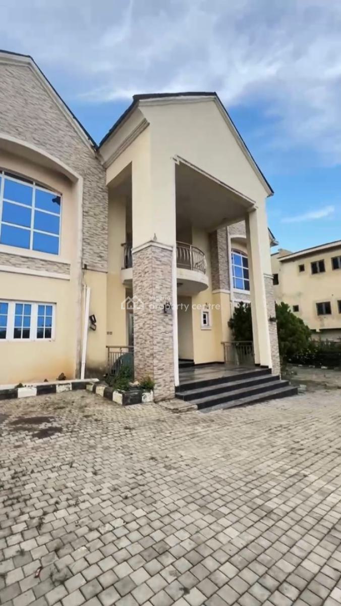 Spacious 6 Bedrooms Detached Duplex with a Bq, Guzape District, Abuja, Detached Duplex for Rent