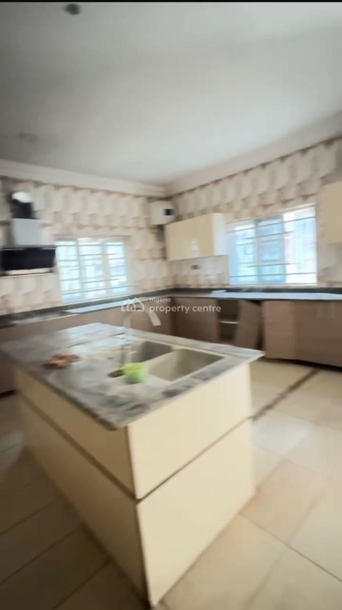 Spacious 6 Bedrooms Detached Duplex with a Bq, Guzape District, Abuja, Detached Duplex for Rent