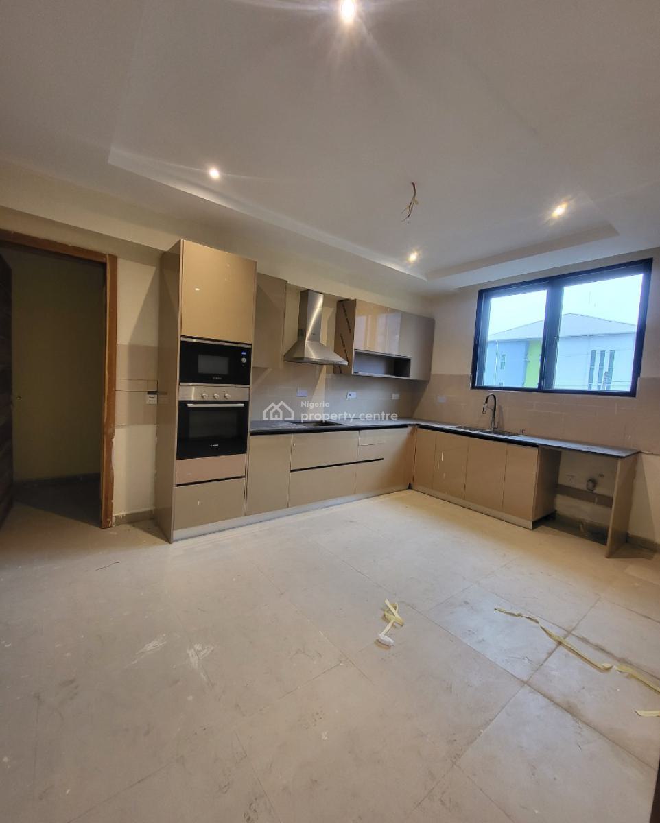 New Built Spacious  Luxury 3 Bedroom Apartment, Off Admiralty Way, Lekki Phase 1, Lekki, Lagos, Flat / Apartment for Sale