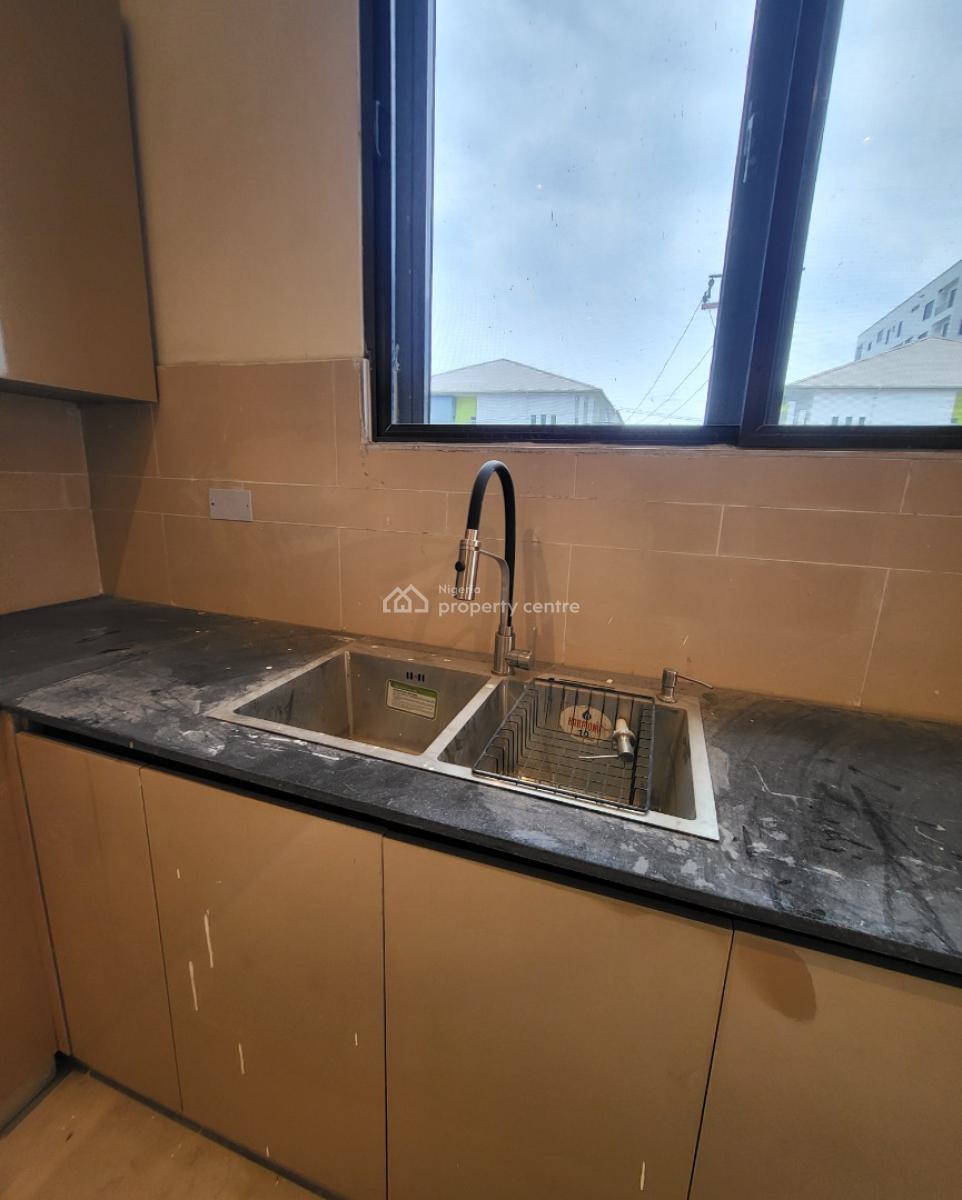 New Built Spacious  Luxury 3 Bedroom Apartment, Off Admiralty Way, Lekki Phase 1, Lekki, Lagos, Flat / Apartment for Sale