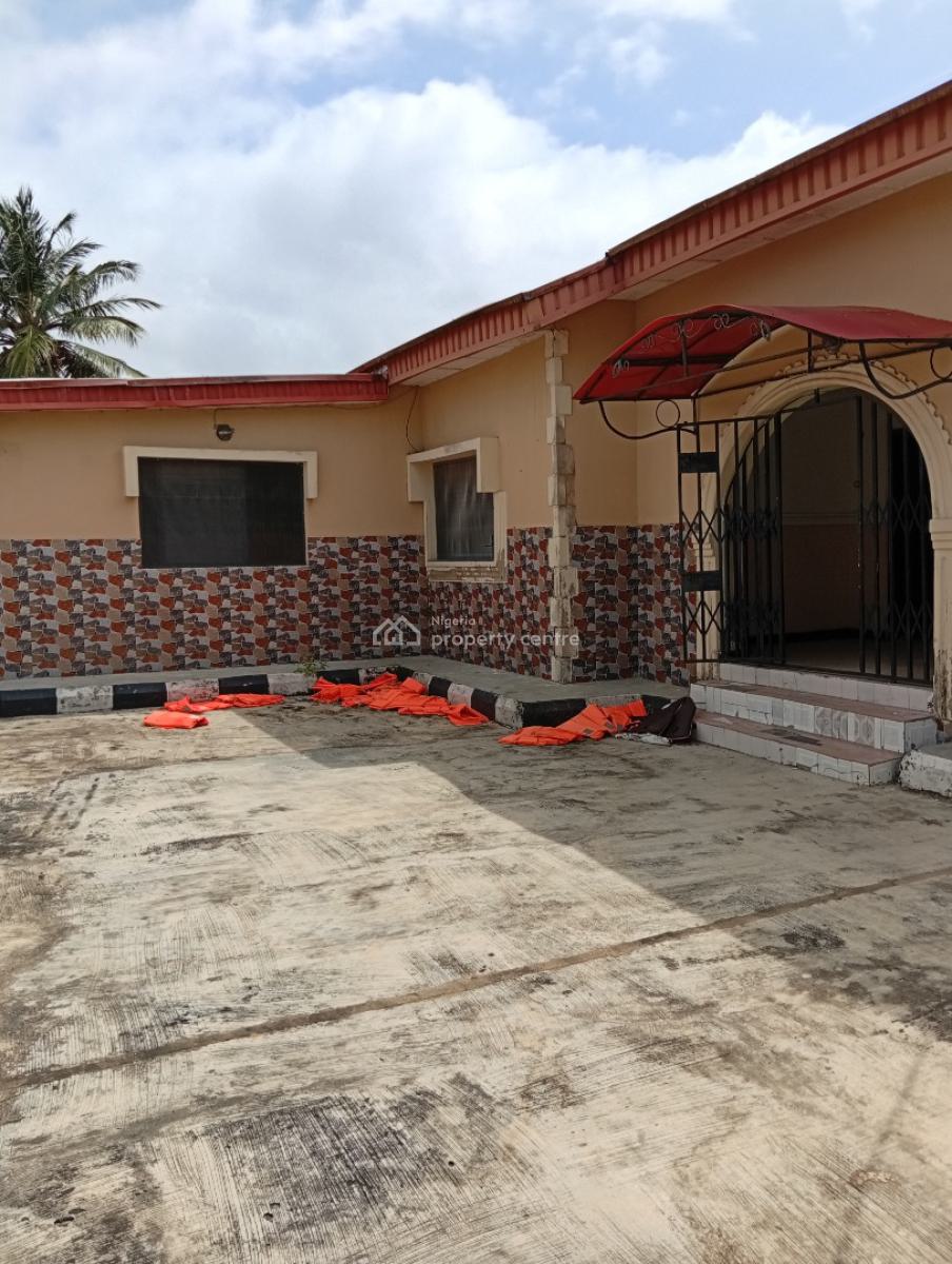 Executive 3 Bedroom Bungalow Alone in Compound, Eputu, Awoyaya, Ibeju Lekki, Lagos, Detached Bungalow for Rent