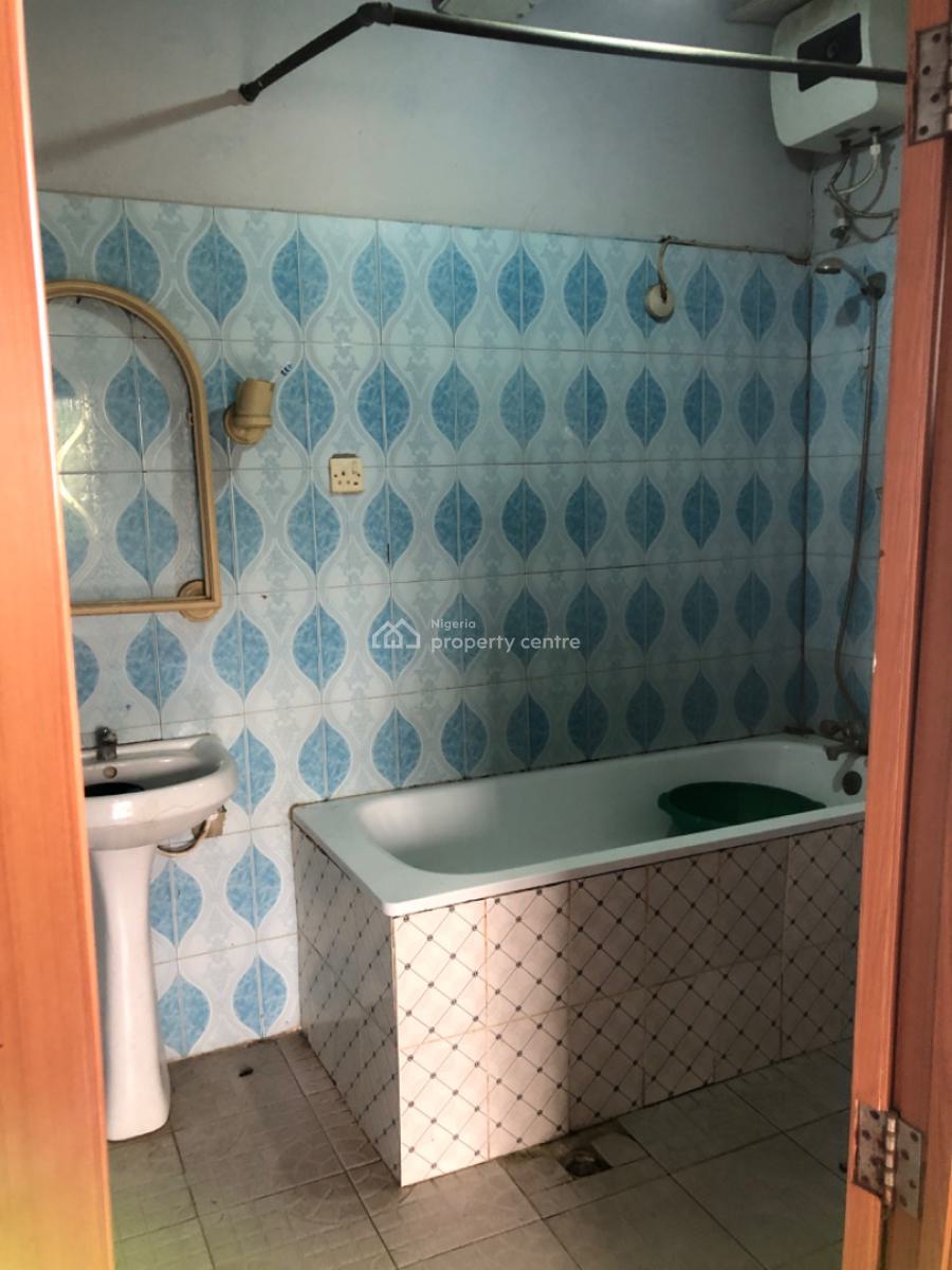 a Sharp and Spacious 2 Bedroom Apartment Available, Badore, Ajah, Lagos, Flat / Apartment for Rent