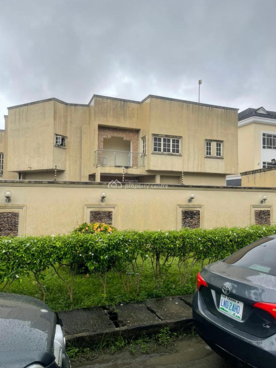 Land Measuring 1400sqms with a Demolishable Structure, Off Admiralty Way, Lekki Phase 1, Lekki, Lagos, Mixed-use Land for Sale