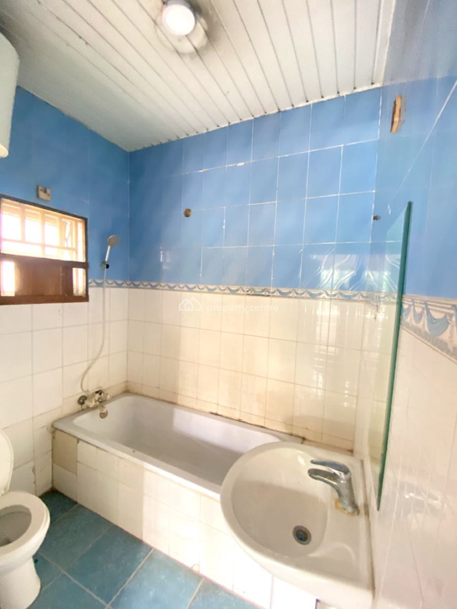 Classic 3bedroom Semi Detached Duplex in a Secure Estate, Lekki Phase 1, Lekki, Lagos, Semi-detached Duplex for Rent