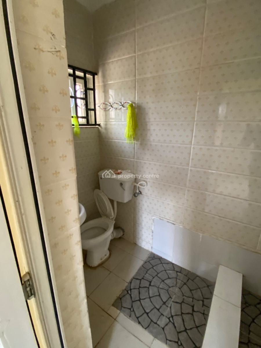 Well Maintained 2 Bedroom Flat, Eputu, Awoyaya, Ibeju Lekki, Lagos, Flat / Apartment for Rent
