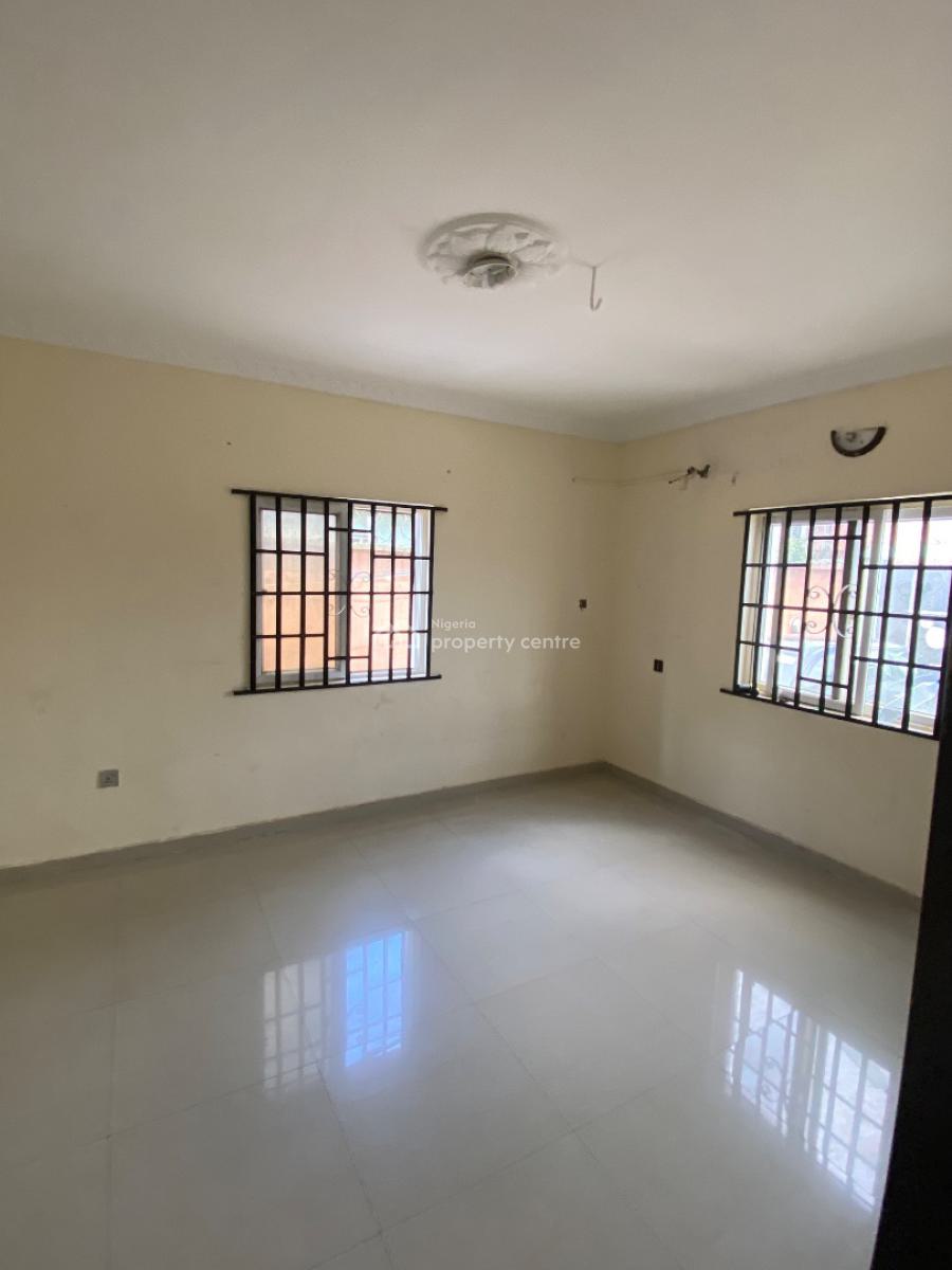 Well Maintained 2 Bedroom Flat, Eputu, Awoyaya, Ibeju Lekki, Lagos, Flat / Apartment for Rent
