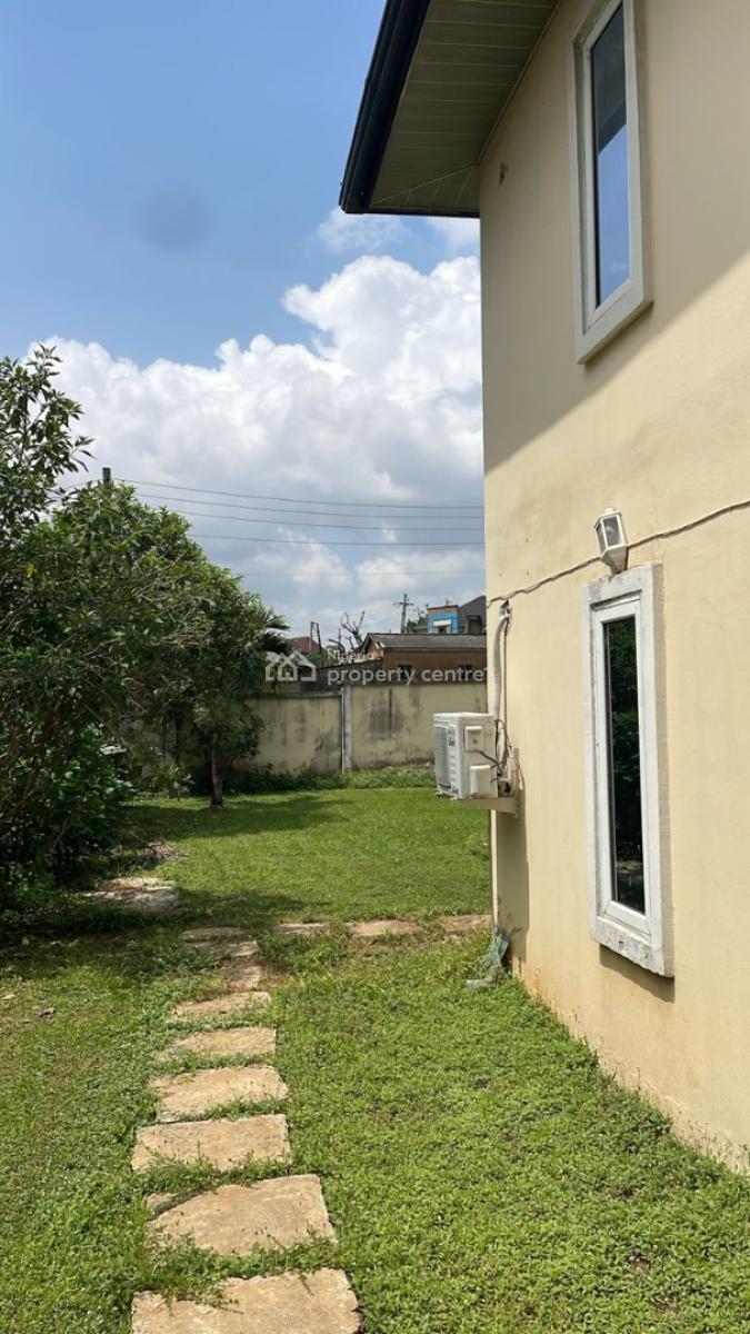 3 Bedrooms Duplex with Attached Maids Quarters, Golfview Estate. Link Reservation Road, Onireke Gra, Dugbe (onireke), Ibadan North-west, Oyo, Semi-detached Duplex for Sale