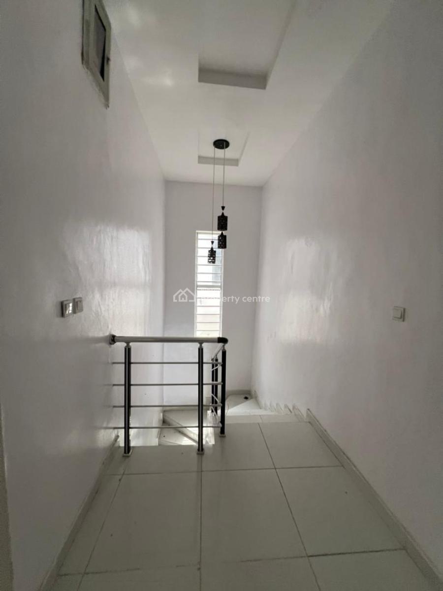 Well Maintained Distress 4 Bedroom Duplex, Off Orchid Road By Chevron Toll Gate Eleganza, Lekki, Lagos, Terraced Duplex for Sale