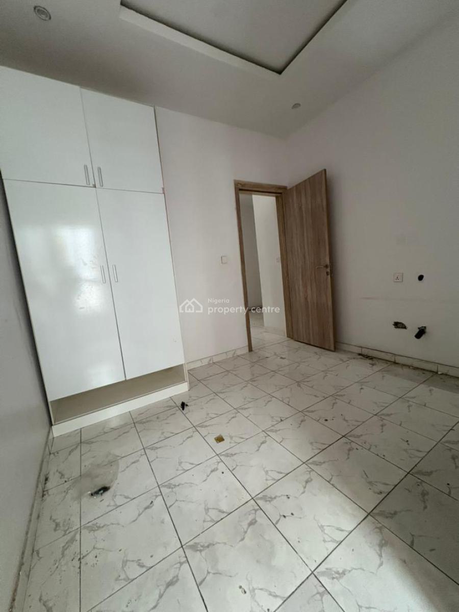 Clean and Spacious Room ( Upstairs) in a Shared Duplex, Orchid Road, Lekki, Lagos, Self Contain (single Rooms) for Rent