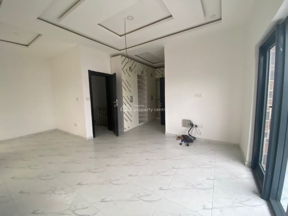 4 Bedrooms Semi Detached Duplex, Ikota Villa Estate, Ikota, Lekki, Lagos, Semi-detached Duplex for Rent