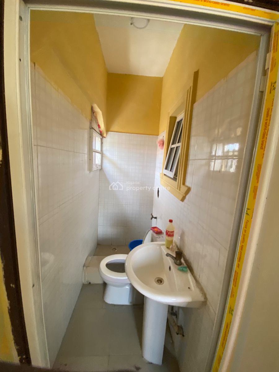 Well Maintained 2bedroom Flat, Ologunfe, Awoyaya, Ibeju Lekki, Lagos, Flat / Apartment for Rent