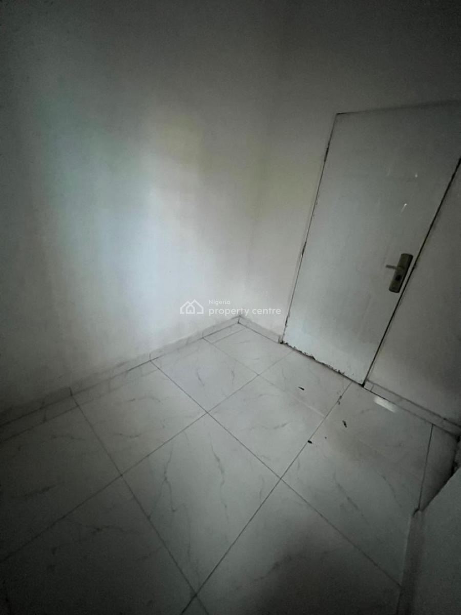Bq Available in a Shared Apartment, Divine Homes, Thomos Estate, Ajah, Lagos, House for Rent