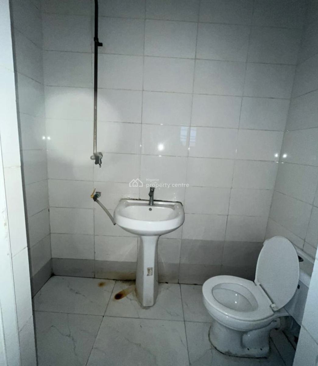 Bq Available in a Shared Apartment, Divine Homes, Thomos Estate, Ajah, Lagos, House for Rent