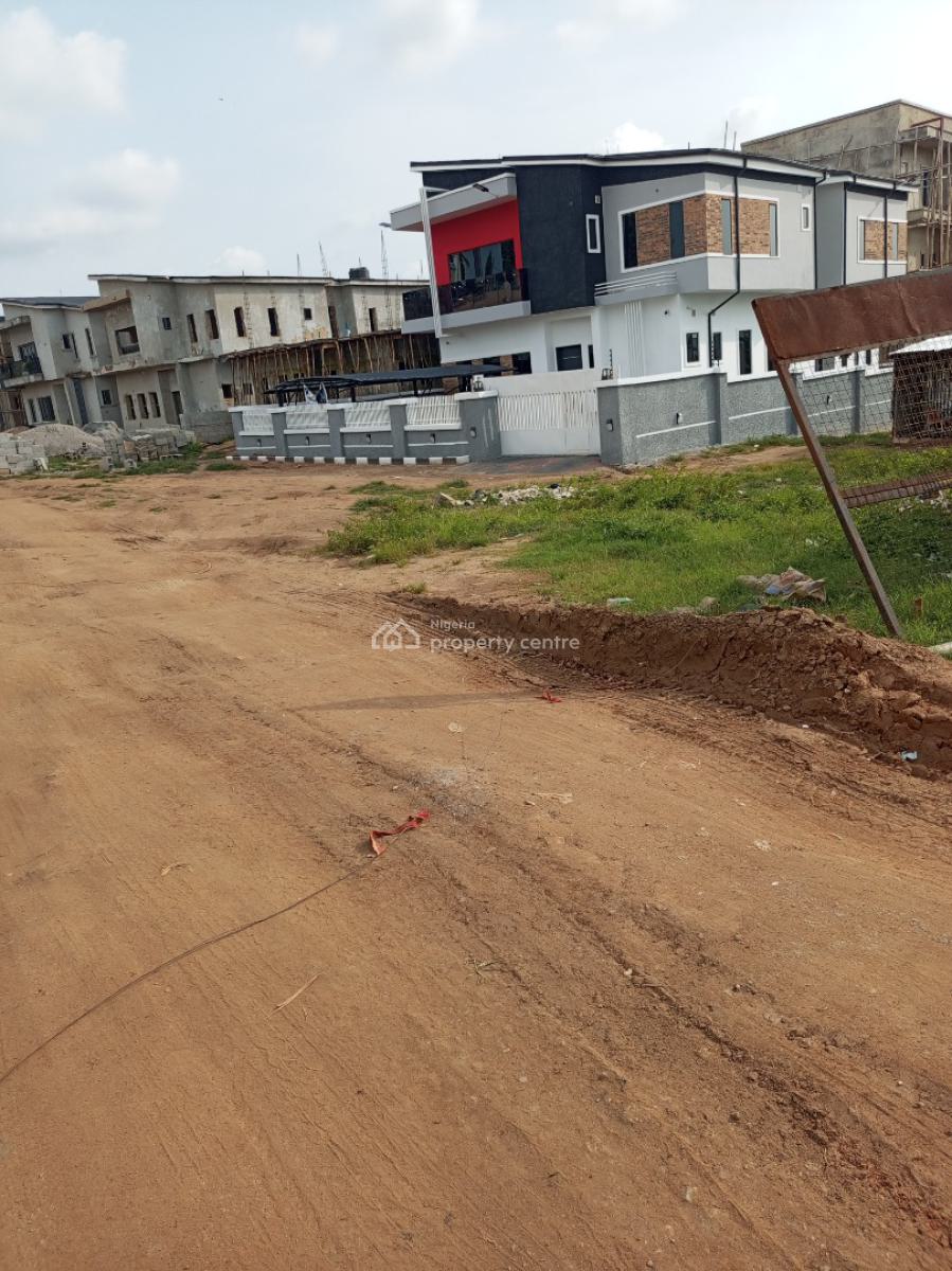 Estate Plot.   Watch The Video on Youtube  Estate Land.   (1) 500sqm,, Wuye Main By Ultra Modern Market, Wuye, Abuja, Residential Land for Sale
