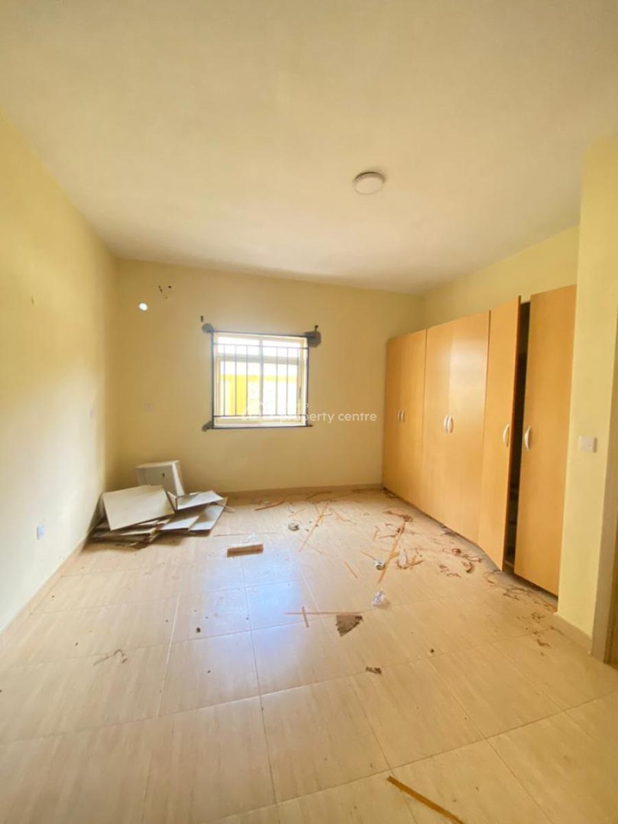 Clean and Spacious 3 Bedroom Apartment in an Estate, Ikota, Lekki, Lagos, Flat / Apartment for Rent