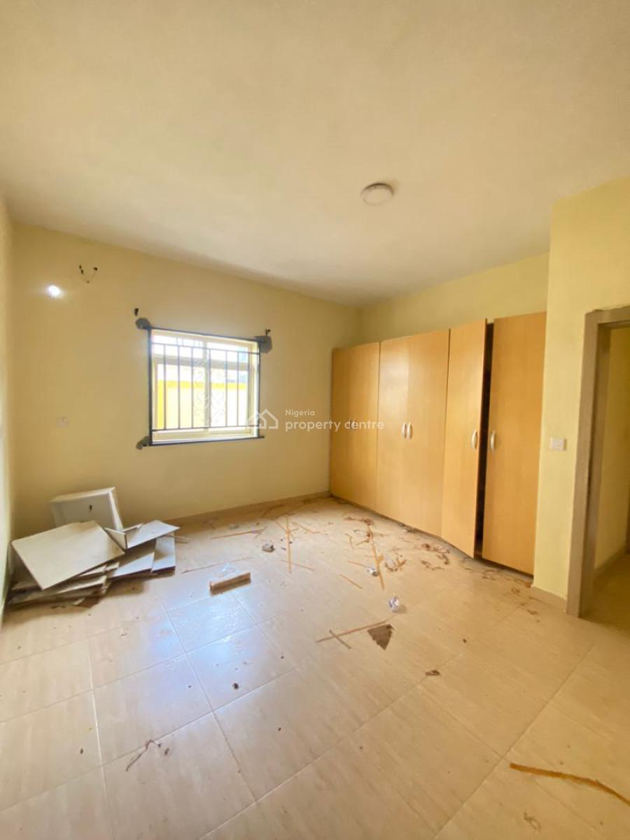 Clean and Spacious 3 Bedroom Apartment in an Estate, Ikota, Lekki, Lagos, Flat / Apartment for Rent