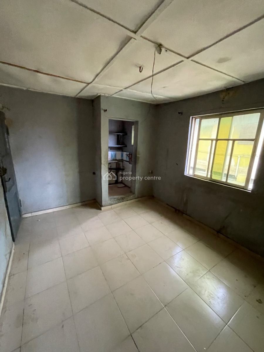 Spacious Miniflat Upstair Gated House, Car Wash Iyana Oworo, Gbagada, Lagos, Mini Flat (room and Parlour) for Rent