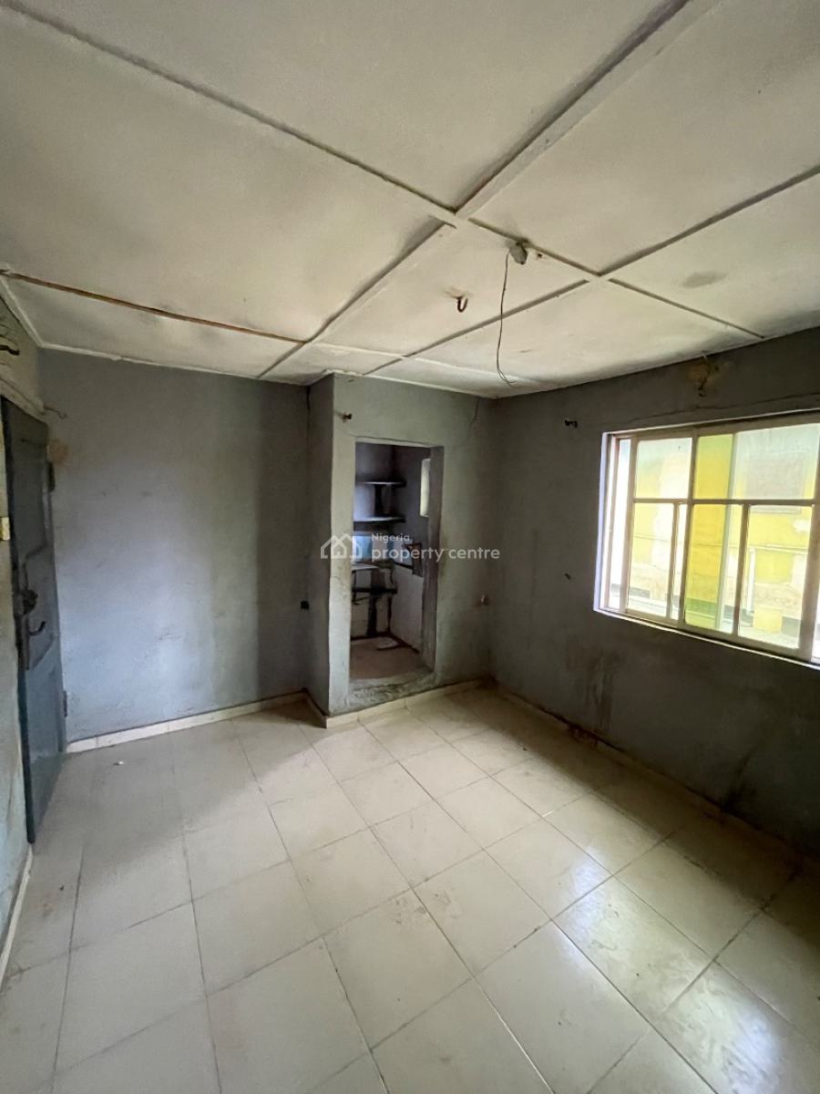 Spacious Miniflat Upstair Gated House, Car Wash Iyana Oworo, Gbagada, Lagos, Mini Flat (room and Parlour) for Rent