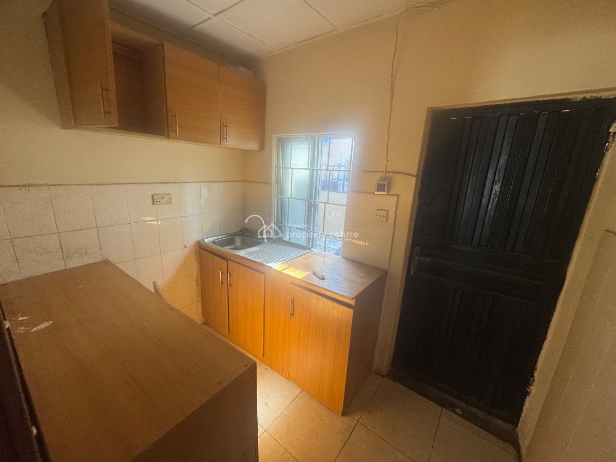 a Well Maintained 2 Bedroom Self Service Semi Detached Bungalow, Resttlement, Oniru, Victoria Island (vi), Lagos, Semi-detached Duplex for Rent