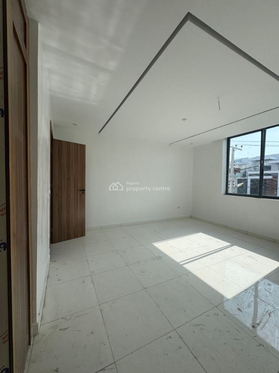 Luxury 2 Bedroom Apartment, Lekki Right Off Tf Kuboye, Lekki Phase 1, Lekki, Lagos, Flat / Apartment for Sale