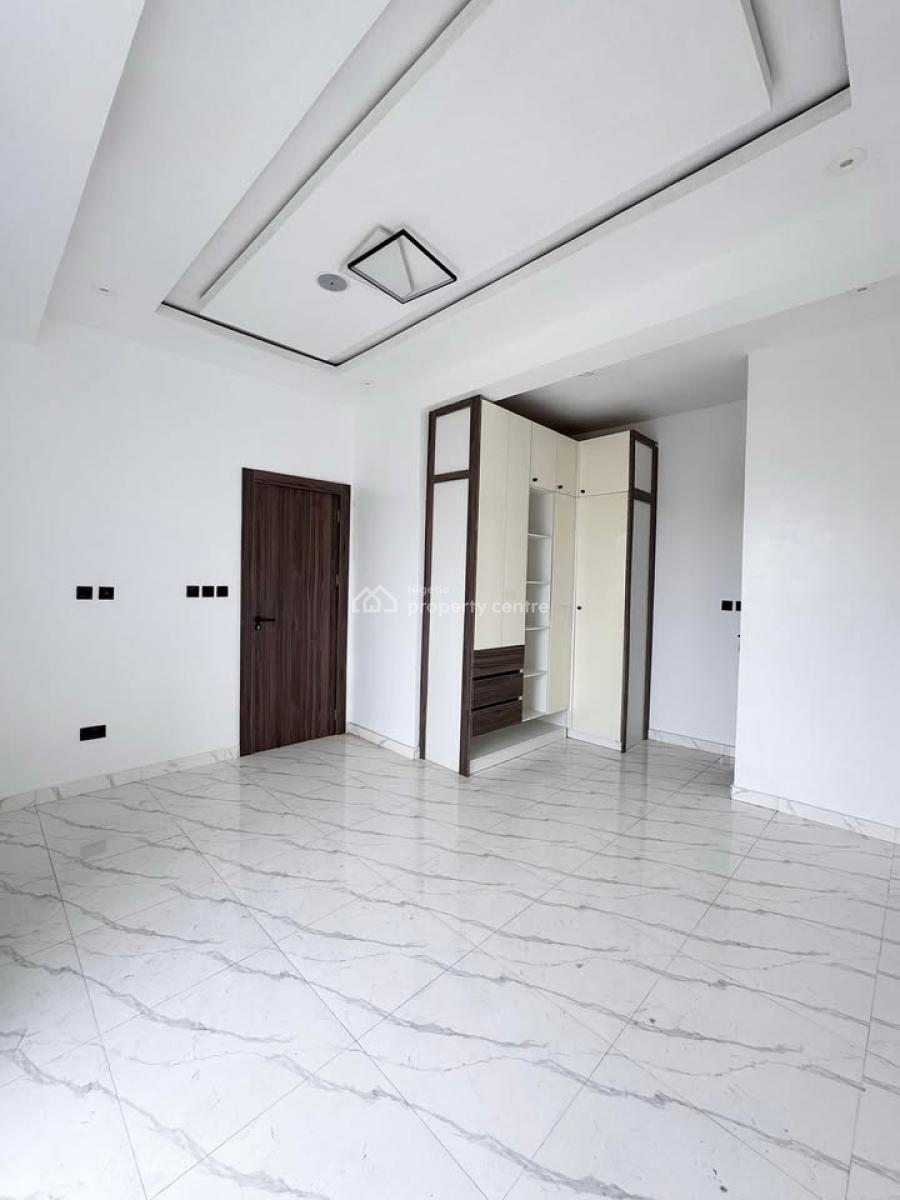 3 Bedroom Apartment with Swimming Available, Lekki Phase 1, Lekki, Lagos, Flat / Apartment for Rent