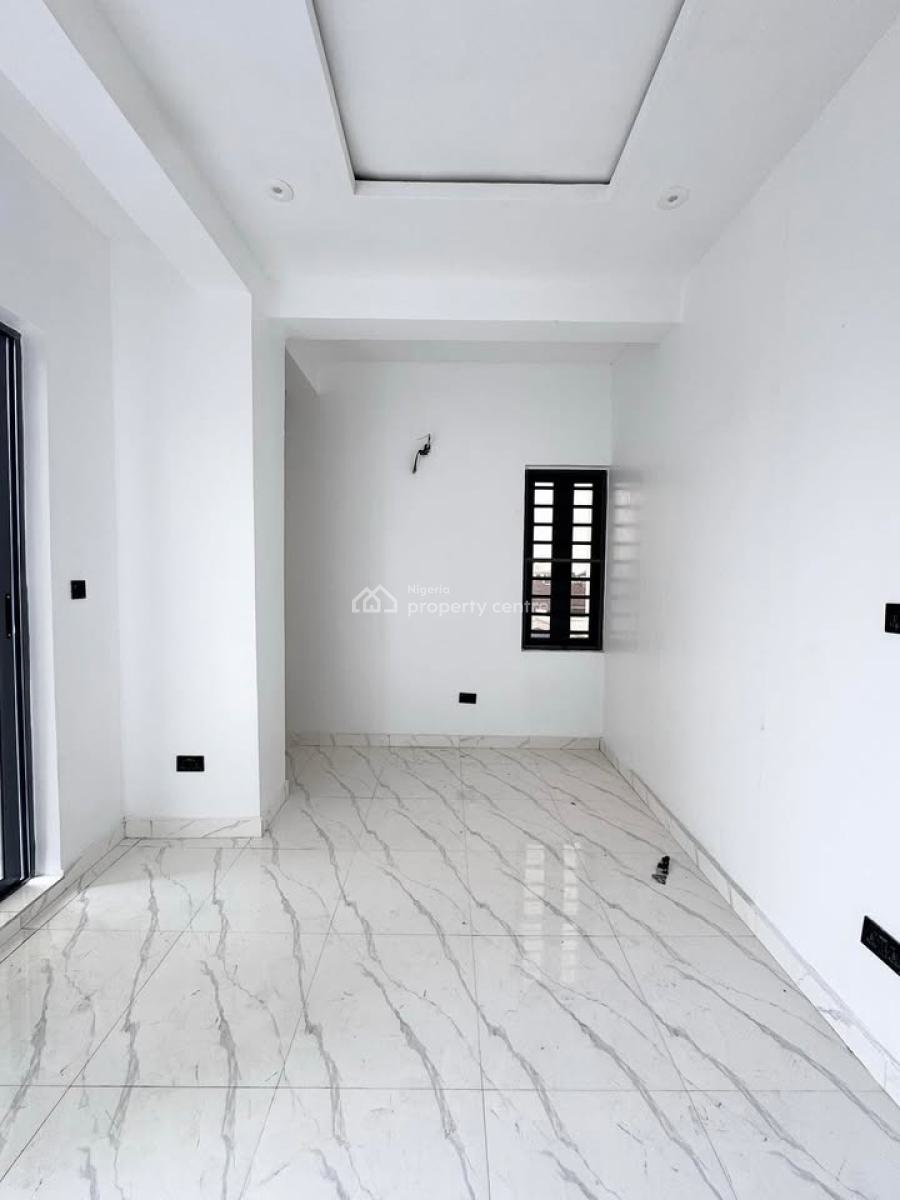 3 Bedroom Apartment with Swimming Available, Lekki Phase 1, Lekki, Lagos, Flat / Apartment for Rent