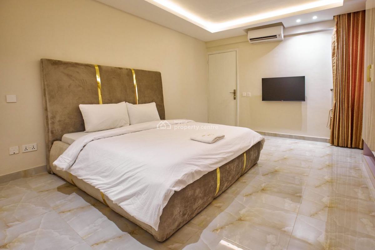a Luxury Block of Flat, Lekki Phase 1, Lekki, Lagos, Commercial Property for Sale