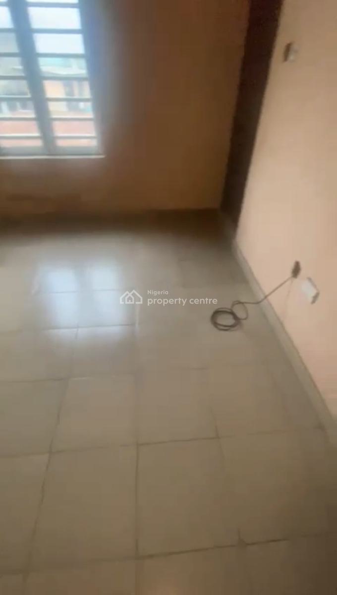a Spacious Room Self-contain Apartment  Alesh, Ilaje Road, Akoka, Yaba, Lagos, Self Contain (single Rooms) for Rent