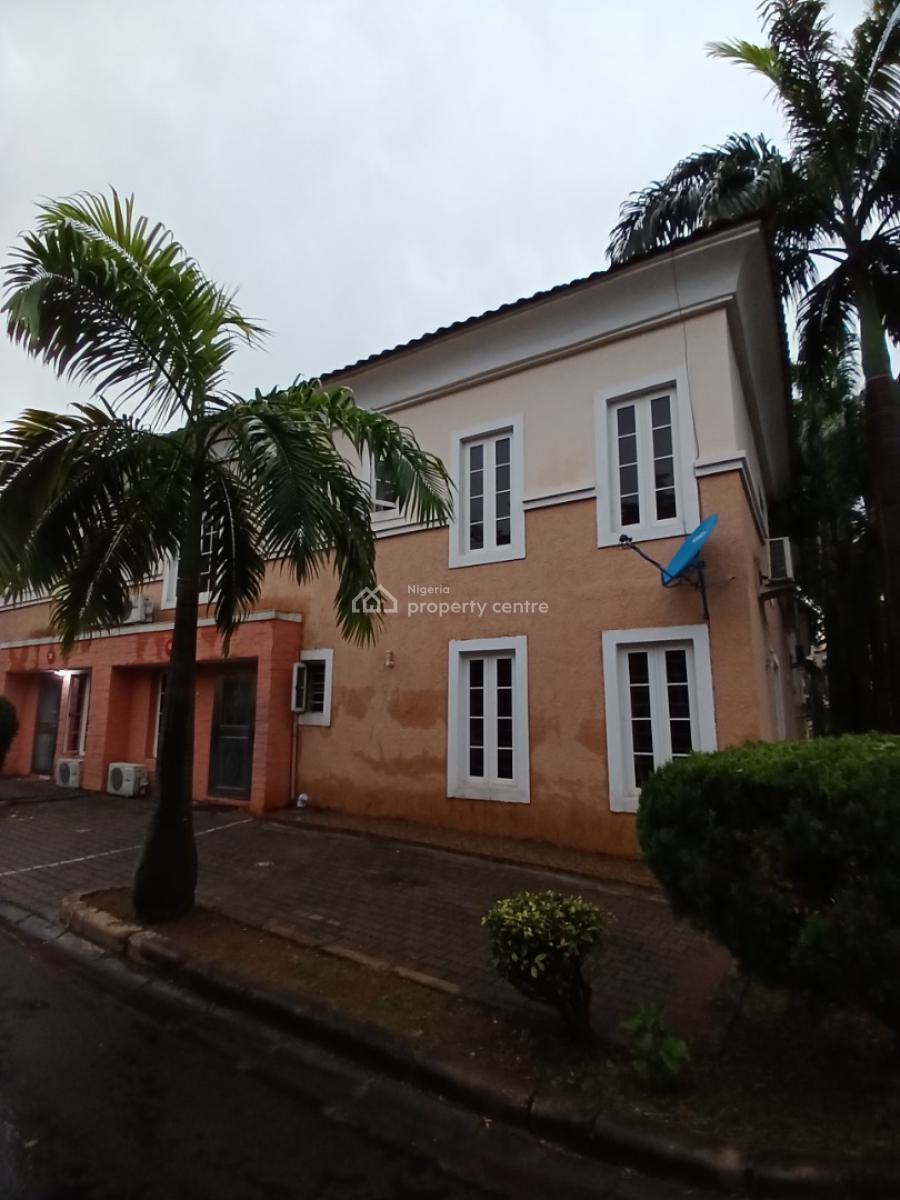 Well Renovated 3 Bedroom Terrace Duplex with 1room Bq, Asokoro Abuja Diplomatic Zone, Asokoro District, Abuja, Terraced Duplex for Rent