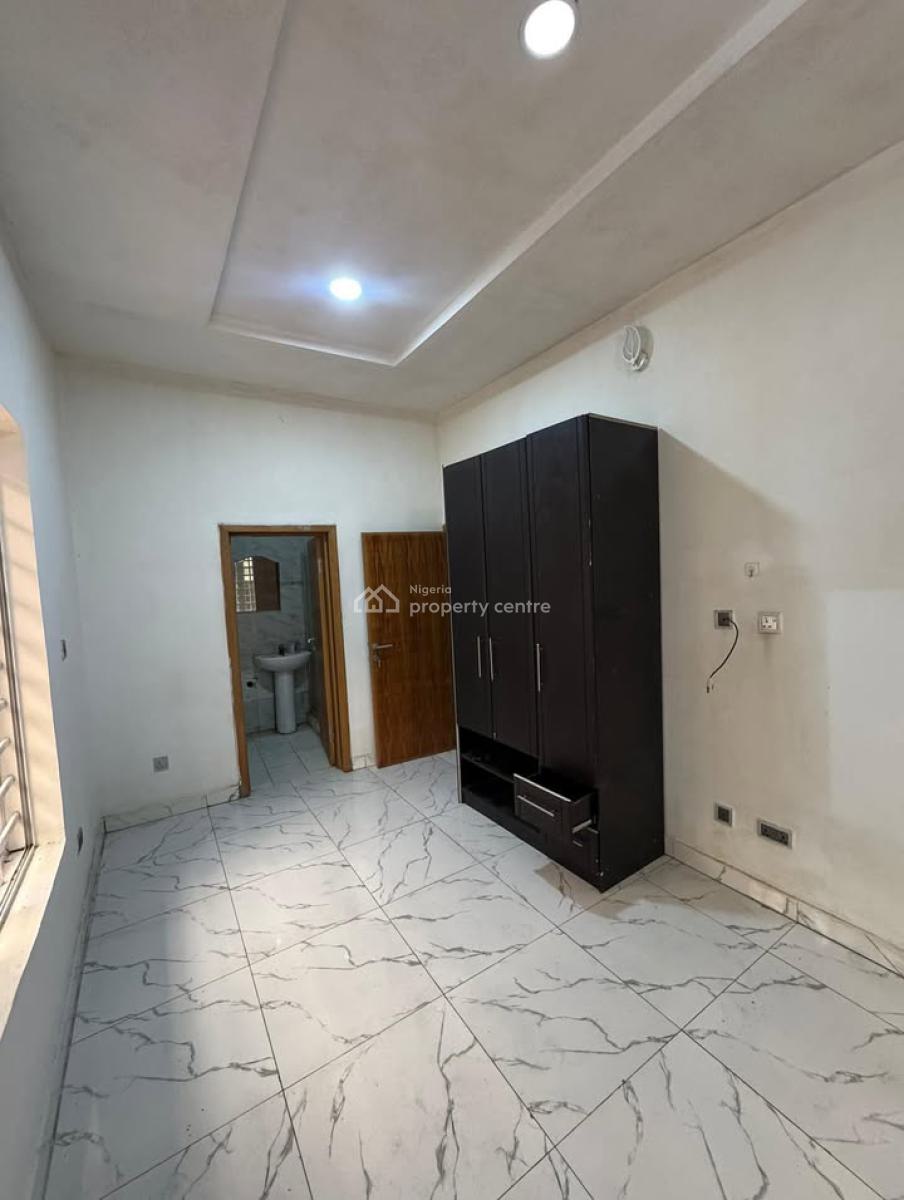 3 Bedrooms Apartment with Swimming Available, Victoria Island (vi), Lagos, Flat / Apartment for Rent