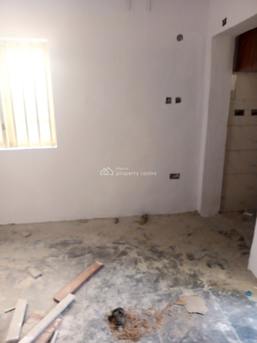 Spacious Self Contain Upstairs, Wood Lounge Estate, Mobil Road, Ilaje, Ajah, Lagos, Self Contain (single Rooms) for Rent