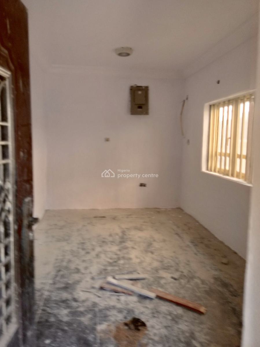 Spacious Self Contain Upstairs, Wood Lounge Estate, Mobil Road, Ilaje, Ajah, Lagos, Self Contain (single Rooms) for Rent