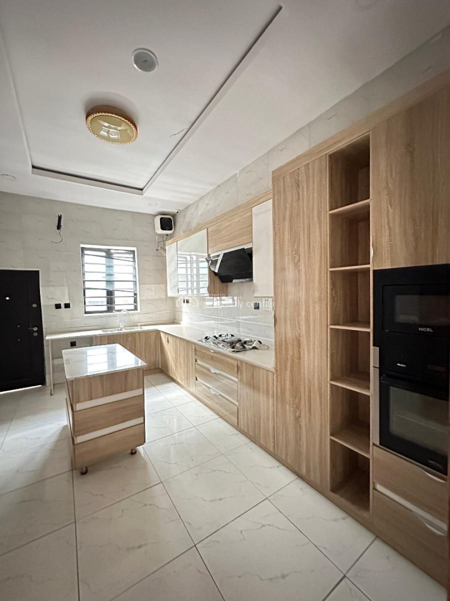 Well-built Spacious Luxury 5 Bedroom Fully Detached Duplex with Bq, 2nd Toll Gate, Lekki, Lagos, Detached Duplex for Sale