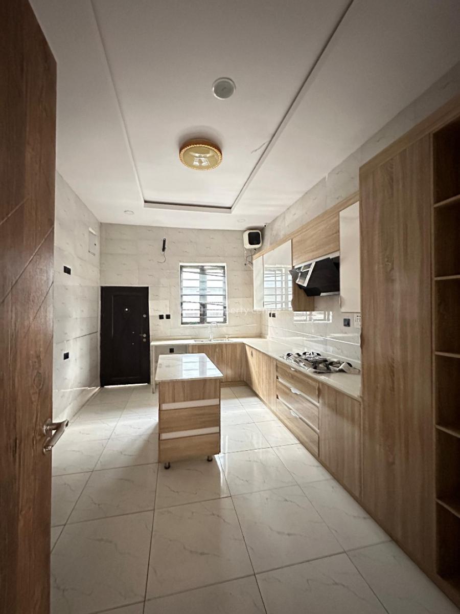 Well-built Spacious Luxury 5 Bedroom Fully Detached Duplex with Bq, 2nd Toll Gate, Lekki, Lagos, Detached Duplex for Sale