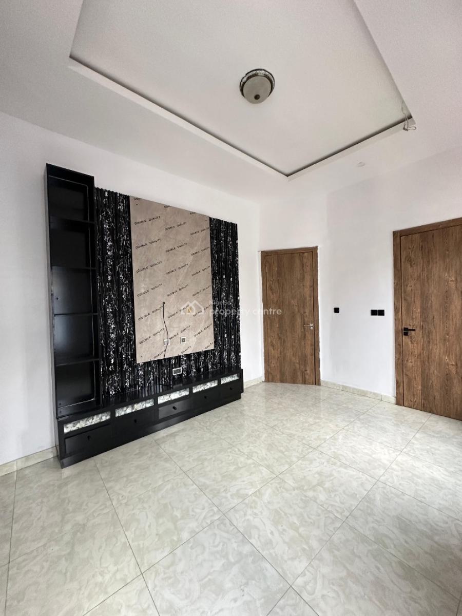 Well-built Spacious Luxury 5 Bedroom Fully Detached Duplex with Bq, 2nd Toll Gate, Lekki, Lagos, Detached Duplex for Sale