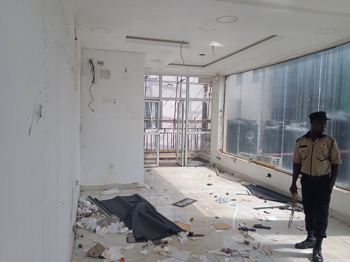 Showroom Directly Facing The Road, Aminu Kano Crescent, Wuse 2, Abuja, Shop for Rent