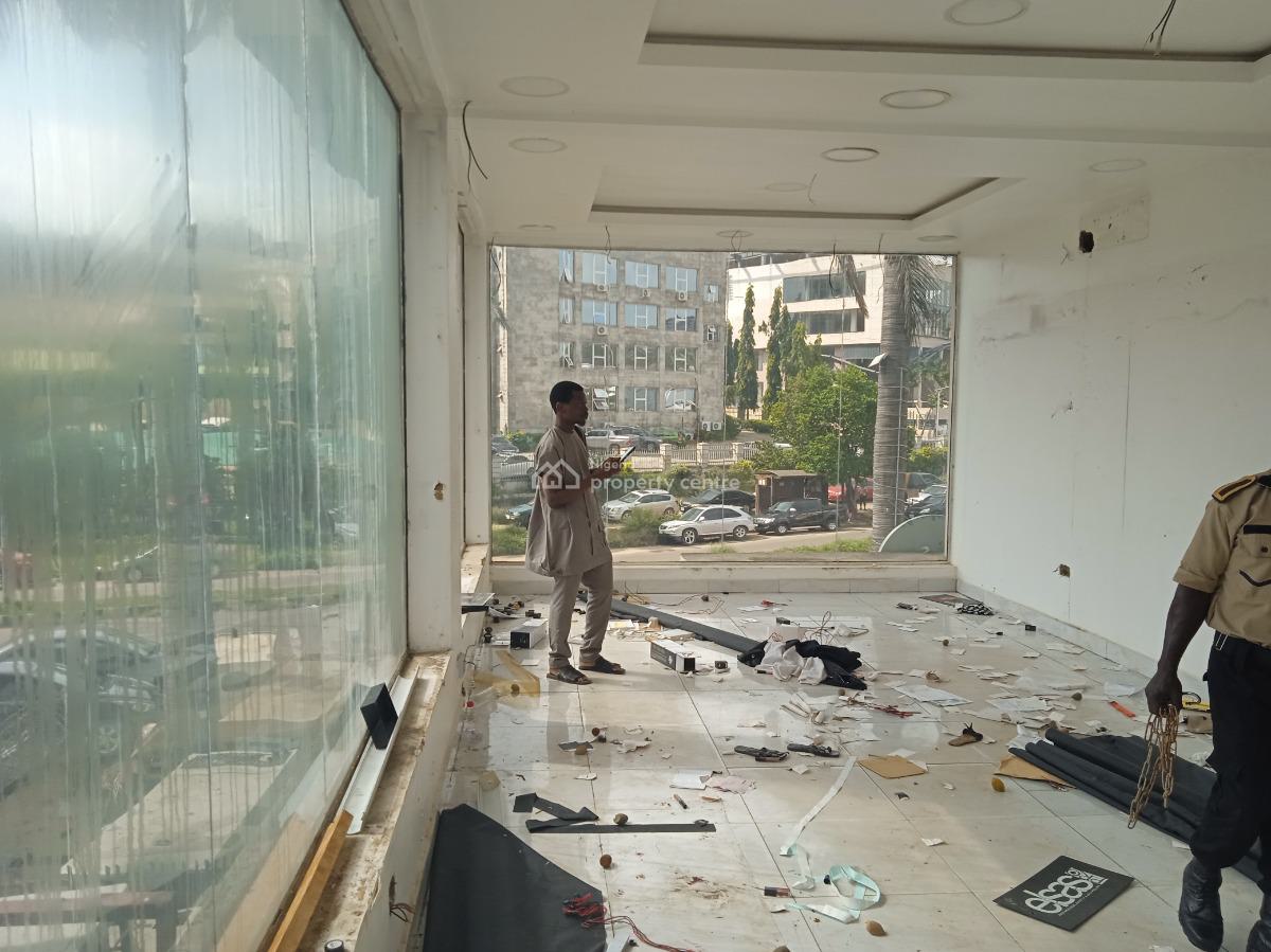 Showroom Directly Facing The Road, Aminu Kano Crescent, Wuse 2, Abuja, Shop for Rent