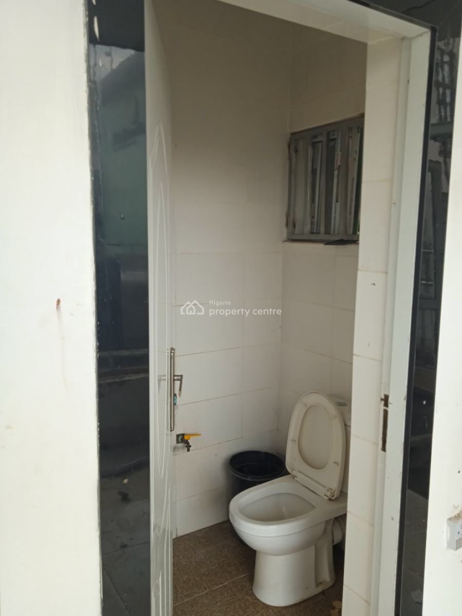 Showroom Directly Facing The Road, Aminu Kano Crescent, Wuse 2, Abuja, Shop for Rent