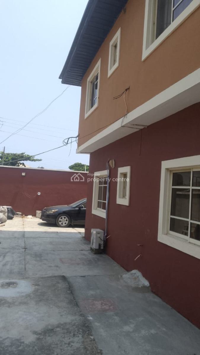 a Very Sweet Beautiful Nd Spacious Mini Flat with Pop Ceiling, Mobile Road Ajah.  Good Area in Mobil Road, Ilaje, Ajah, Lagos, Mini Flat (room and Parlour) for Rent