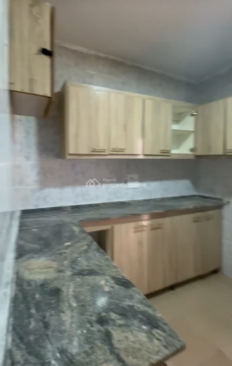 Clean 2 Bedroom Flat, Tarred Rd, Pay and Pack in, Garki 2, Garki, Abuja, Flat / Apartment for Rent