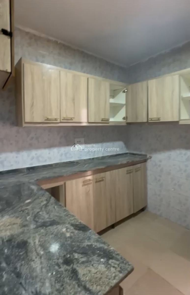 Clean 2 Bedroom Flat, Tarred Rd, Pay and Pack in, Garki 2, Garki, Abuja, Flat / Apartment for Rent