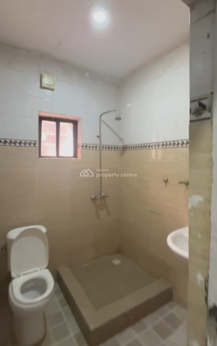 Clean 2 Bedroom Flat, Tarred Rd, Pay and Pack in, Garki 2, Garki, Abuja, Flat / Apartment for Rent