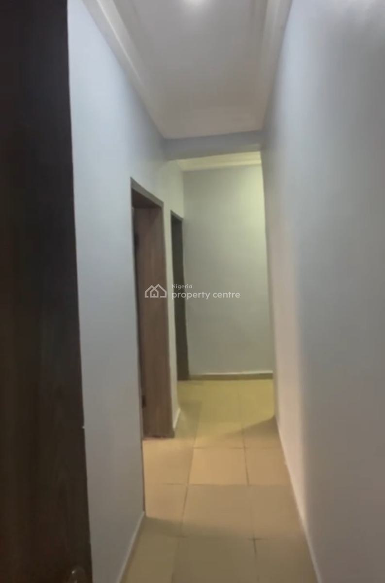 Clean 2 Bedroom Flat, Tarred Rd, Pay and Pack in, Garki 2, Garki, Abuja, Flat / Apartment for Rent