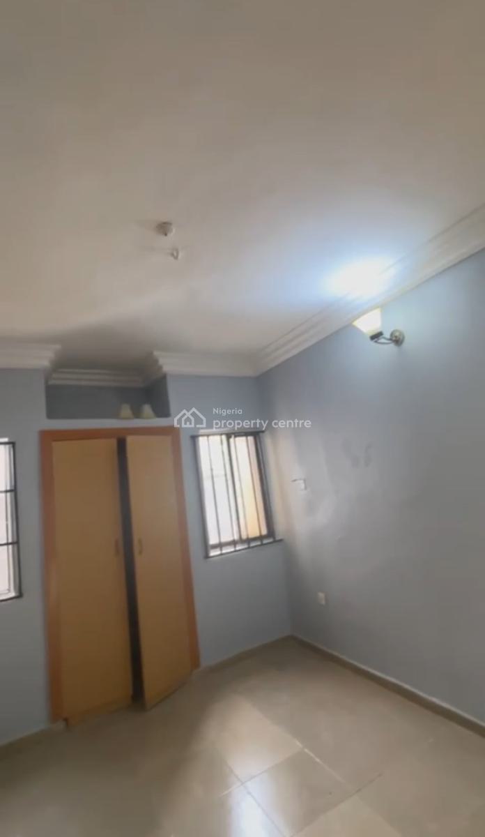 Clean 2 Bedroom Flat, Tarred Rd, Pay and Pack in, Garki 2, Garki, Abuja, Flat / Apartment for Rent