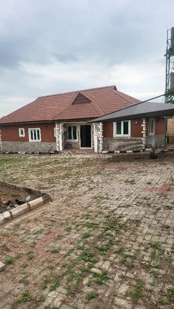 Well Maintained 2bedrooms Bungalow at Nihort Ibadan, Baptist Nihort, Jericho, Ibadan, Oyo, Detached Bungalow for Sale