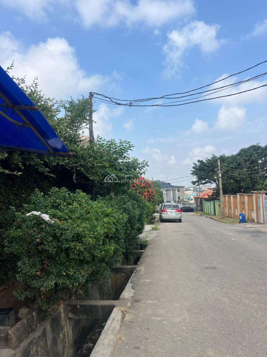 Demolishable 2nos of 4 Bedrooms All Rooms Ensuite Duplexes 440sqm, Gra Phase 1, Magodo, Lagos, Residential Land for Sale