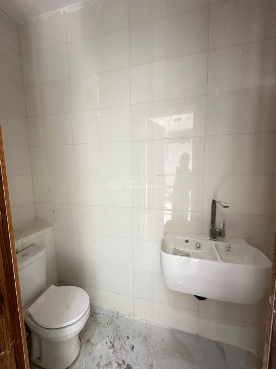 Aesthetically Pleasing 2 Bedroom Apartment with Swimming Pool, for Sale: Spacious Luxury 2 Bedroom Apartment with Elevator, Lekki Phase 1, Lekki, Lagos, Block of Flats for Sale